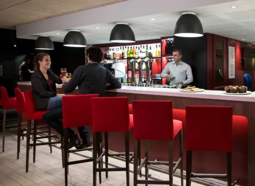 Campanile Villennes-Sur-Seine - Poissy - Hôtel rénové en 2024 Loisirs et amusements Photos