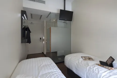 EasyHotel Amsterdam City Centre South Rooms Photos