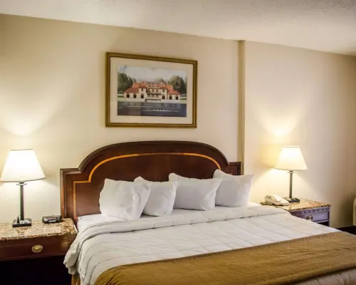 Quality Inn & Suites Pensacola Bayview Featured Photos