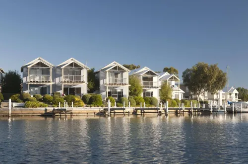 Captains Cove Resort - Waterfront Apartments Esterni Photos