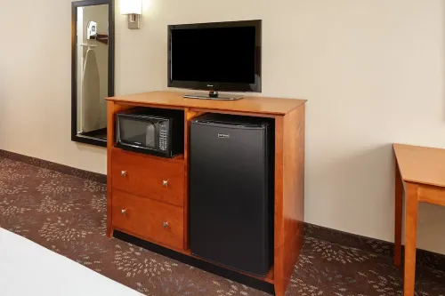 Holiday Inn Chicago Matteson Conference Center, an IHG Hotel Rooms Photos