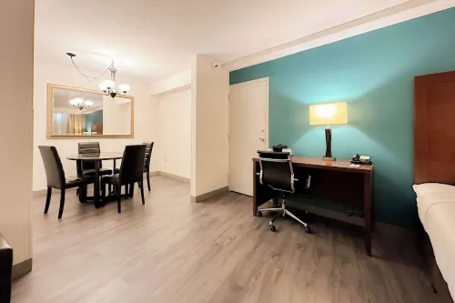 Comfort Inn & Suites Kissimmee by the Parks Photos