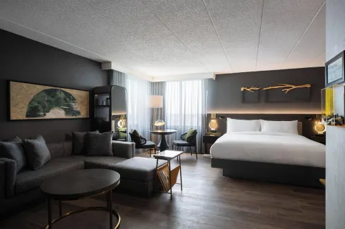 Renaissance Chicago North Shore Hotel Rooms Photos