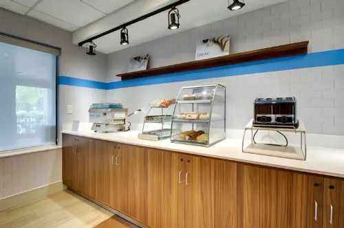 Holiday Inn Express & Suites Aurora - Naperville Restauration Photos