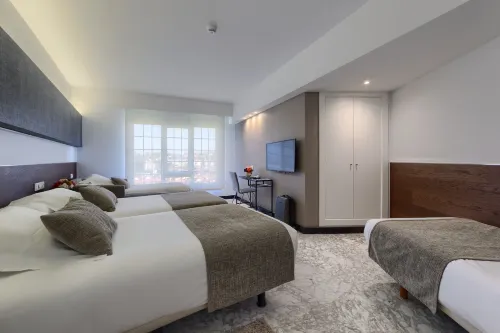 Hotel Avenida Rooms Photos