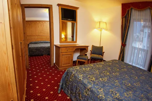 GH Hotel Monzoni Huoneet Photos