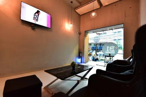 B1 Residence Area Publik Photos
