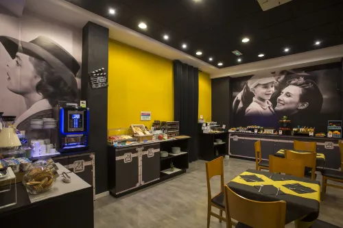 Casual del Cine Valencia Ristorazione Photos