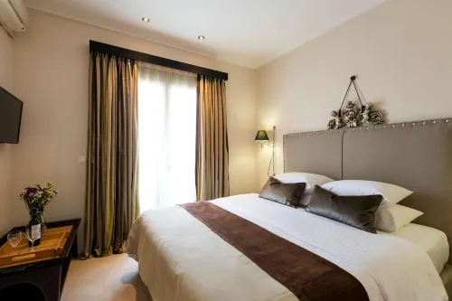 Best Western Plus Embassy Hotel Photos