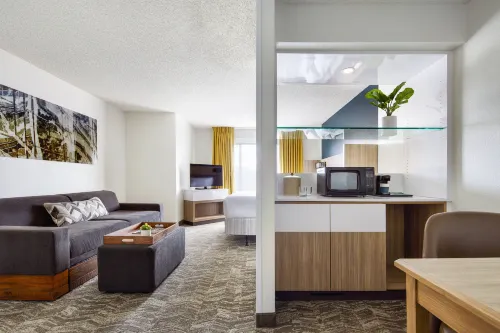 SpringHill Suites Tempe at Arizona Mills Mall Rooms Photos