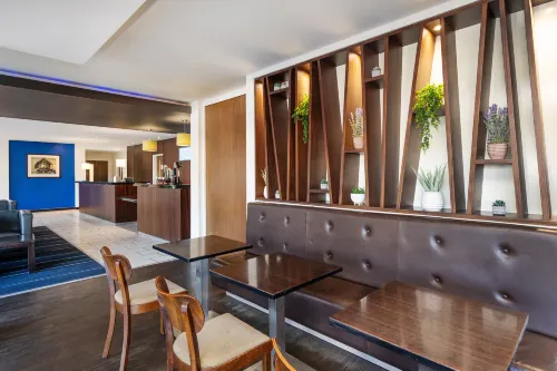 Holiday Inn Express Cambridge-Duxford M11, Jct.10 Dining Photos
