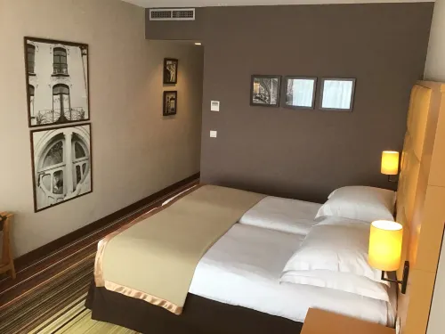 New Hotel Charlemagne Photos