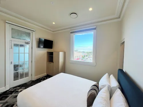 Tempe Hotel Sydney Photos