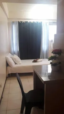 Ekonumi Rooms at Moonwalk Paranaque Zimmer Photos