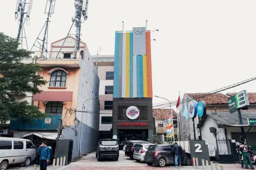 Sans Hotel Puri Indah Jakarta Xung quanh Photos