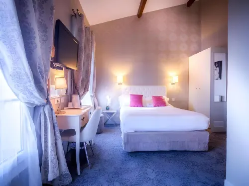 Hotel Ascot Opera Photos