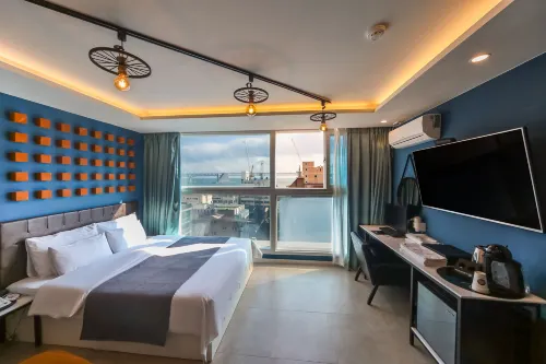 HY Realty Hotel Featured Photos