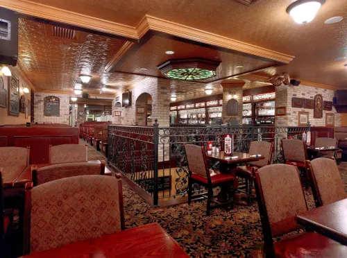 Club Quarters Hotel in San Francisco Restauration Photos