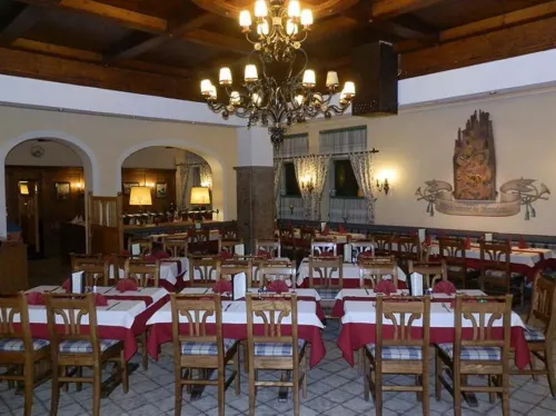 Hotel Voglauerhof Restauration Photos