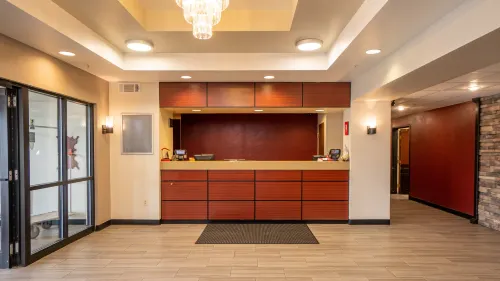 Red Roof Inn & Suites Indianapolis Airport Public Areas Photos