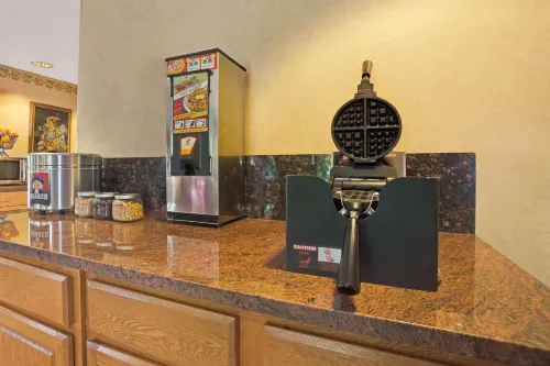 FairBridge Inn Express Tukwila Restauration Photos