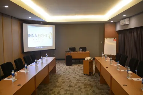 Yunna Hotel Lampung Fasilitas Bisnis Photos