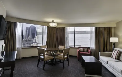 Doubletree by Hilton Los Angeles Downtown Rooms Photos