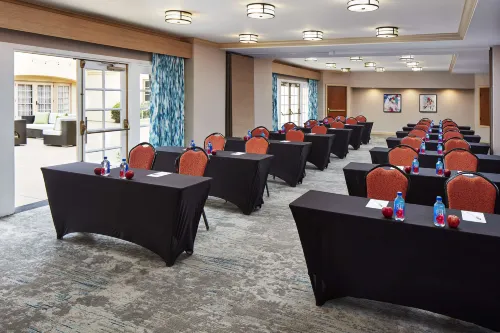 Hilton Garden Inn Valencia at Six Flags Business Photos