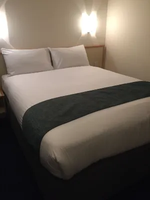 Days Inn by Wyndham Sutton Scotney South Zimmer Photos