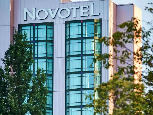 Novotel Toronto North York Exterior Photos