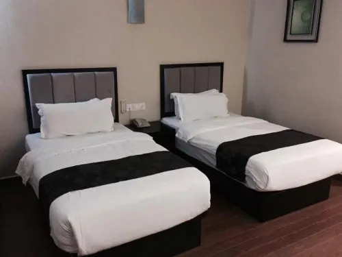 KK Waterfront Hotel Camere Photos