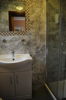 Cricklewood Lodge Hotel Rooms Photos