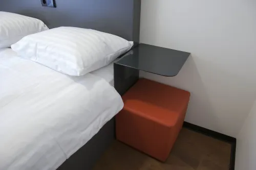 EasyHotel Rotterdam City Centre Zimmer Photos