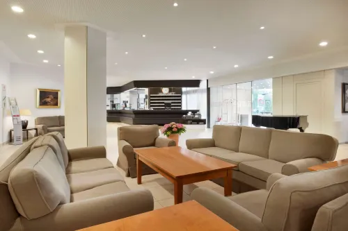 Ramada by Wyndham Nuernberg Parkhotel Public Areas Photos