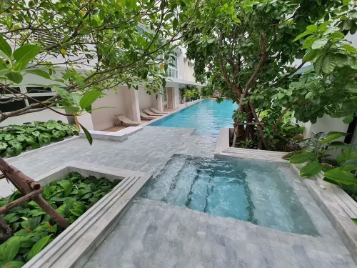 Chern Bangkok Unggulan Photos