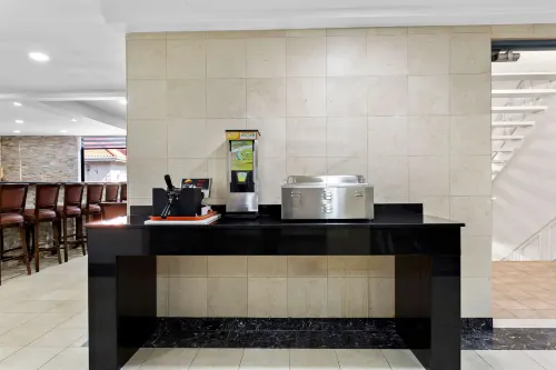 SureStay Plus by Best Western Windsor Restauration Photos