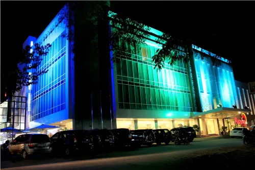 Plaza Inn Kendari Esterni Photos