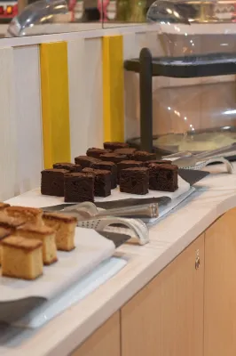 U-Sense For You Hostel Sevilla Dining Photos