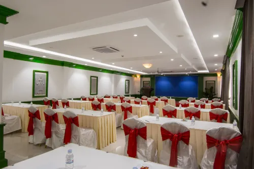 Glorious Hotel & Spa Business Facilities Photos