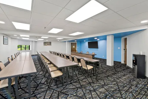 The English Inn of Charlottesville Business Facilities Photos