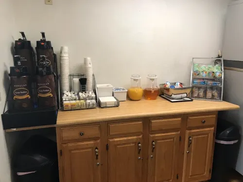 Super 8 by Wyndham Queensbury Glens Falls/Lake George Area Dining Photos