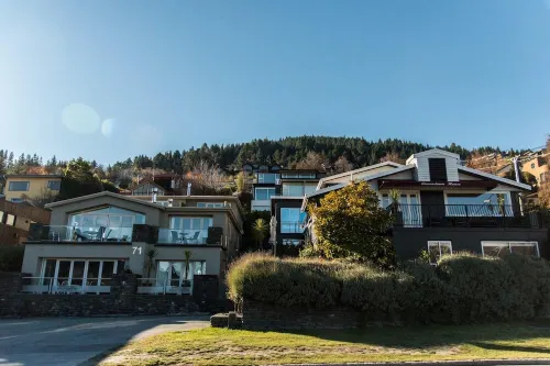 Queenstown House Bed & Breakfast and Apartments Esterni Photos