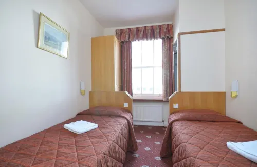 Seymour Hotel Rooms Photos