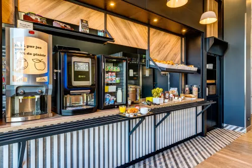 B&B Hotel Bois d'Arcy Saint Quentin en Yvelines Mahlzeiten Photos