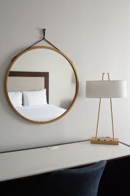 Crowne Plaza Edison Rooms Photos