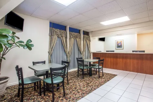 Days Inn by Wyndham Ocala North Restauration Photos