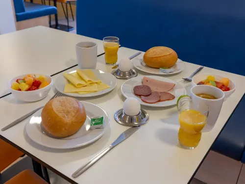 B&B HOTEL Fulda-City Mahlzeiten Photos