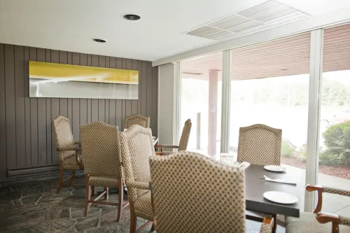 Ramada by Wyndham Pinewood Park Resort North Bay Restauration Photos