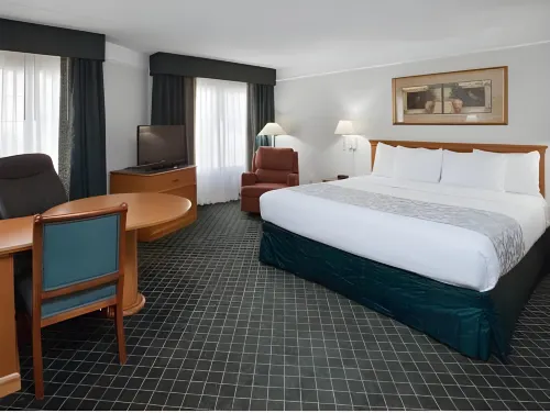 La Quinta Inn & Suites by Wyndham Raleigh Durham Airport Photos