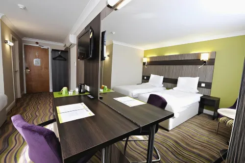 Link Hotel Photos